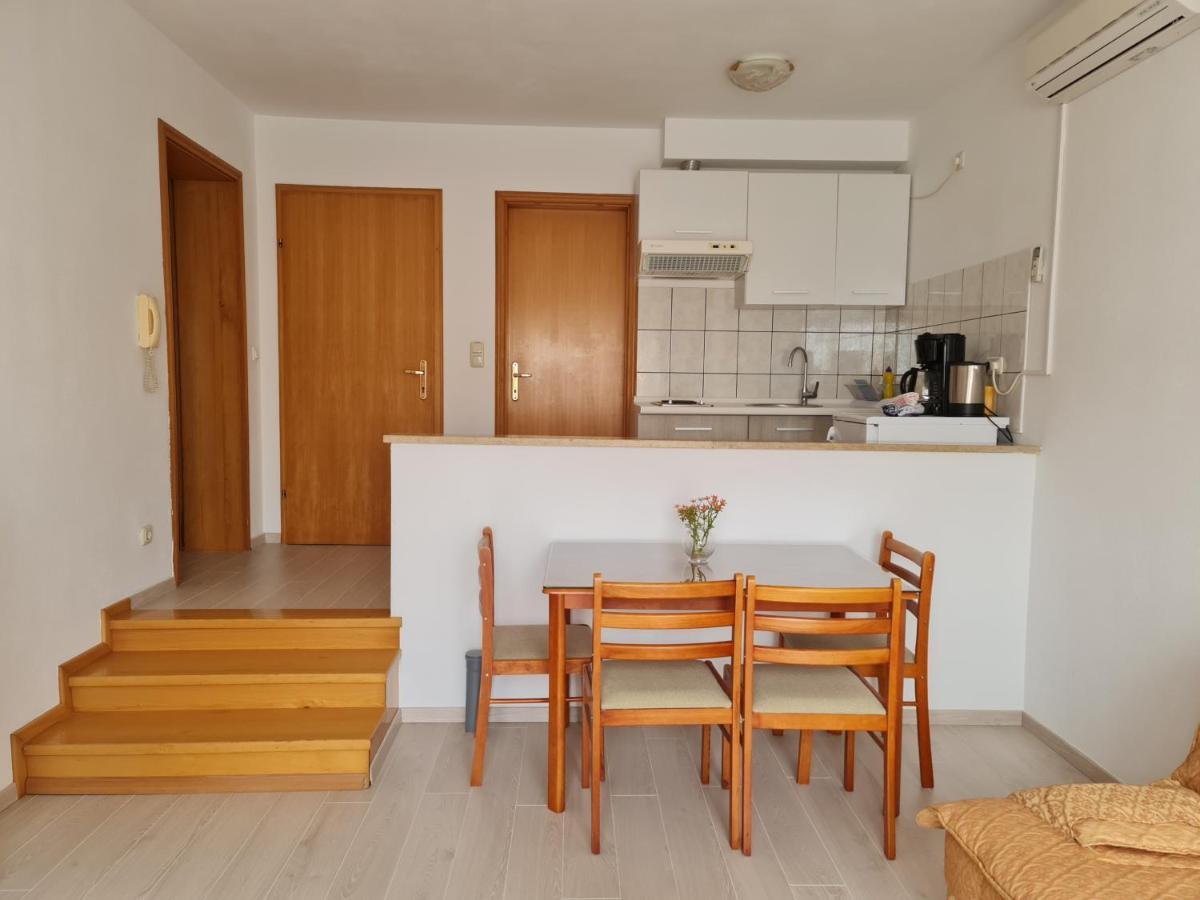 Apartment Mira Pula Exterior photo