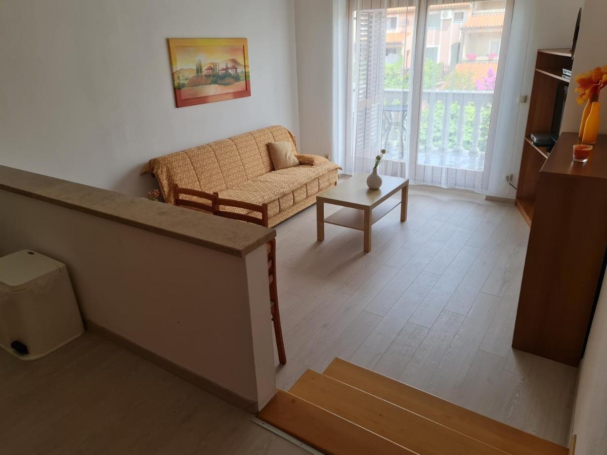 Apartment Mira Pula Exterior photo
