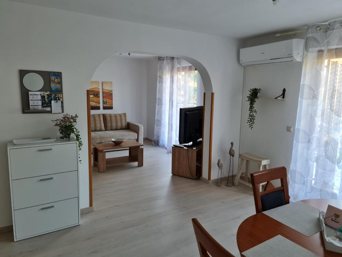 Apartment Mira Pula Exterior photo