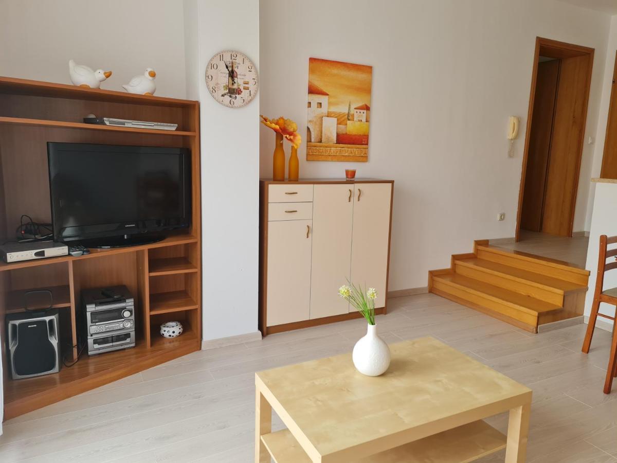 Apartment Mira Pula Exterior photo