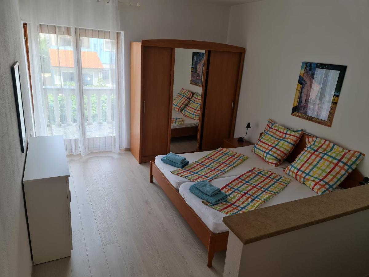 Apartment Mira Pula Exterior photo