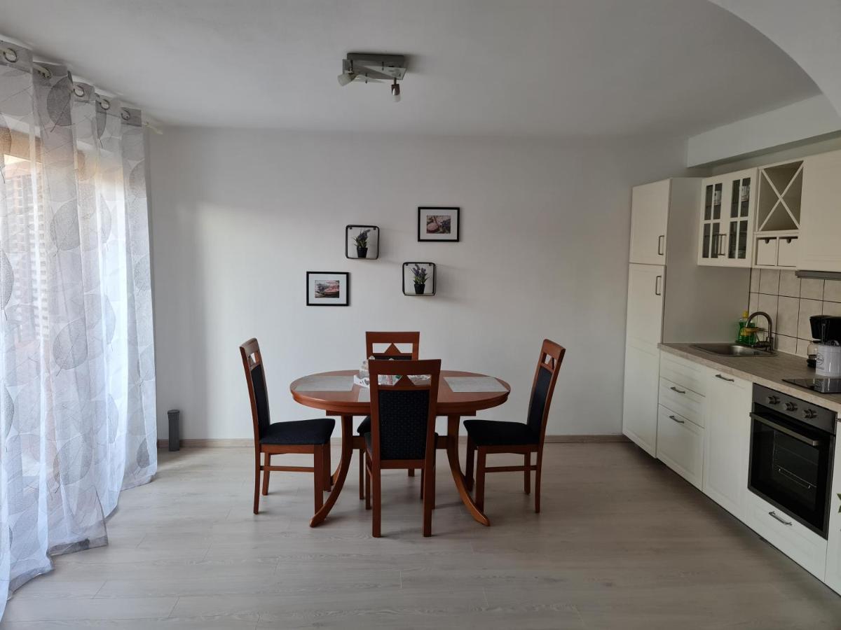 Apartment Mira Pula Exterior photo