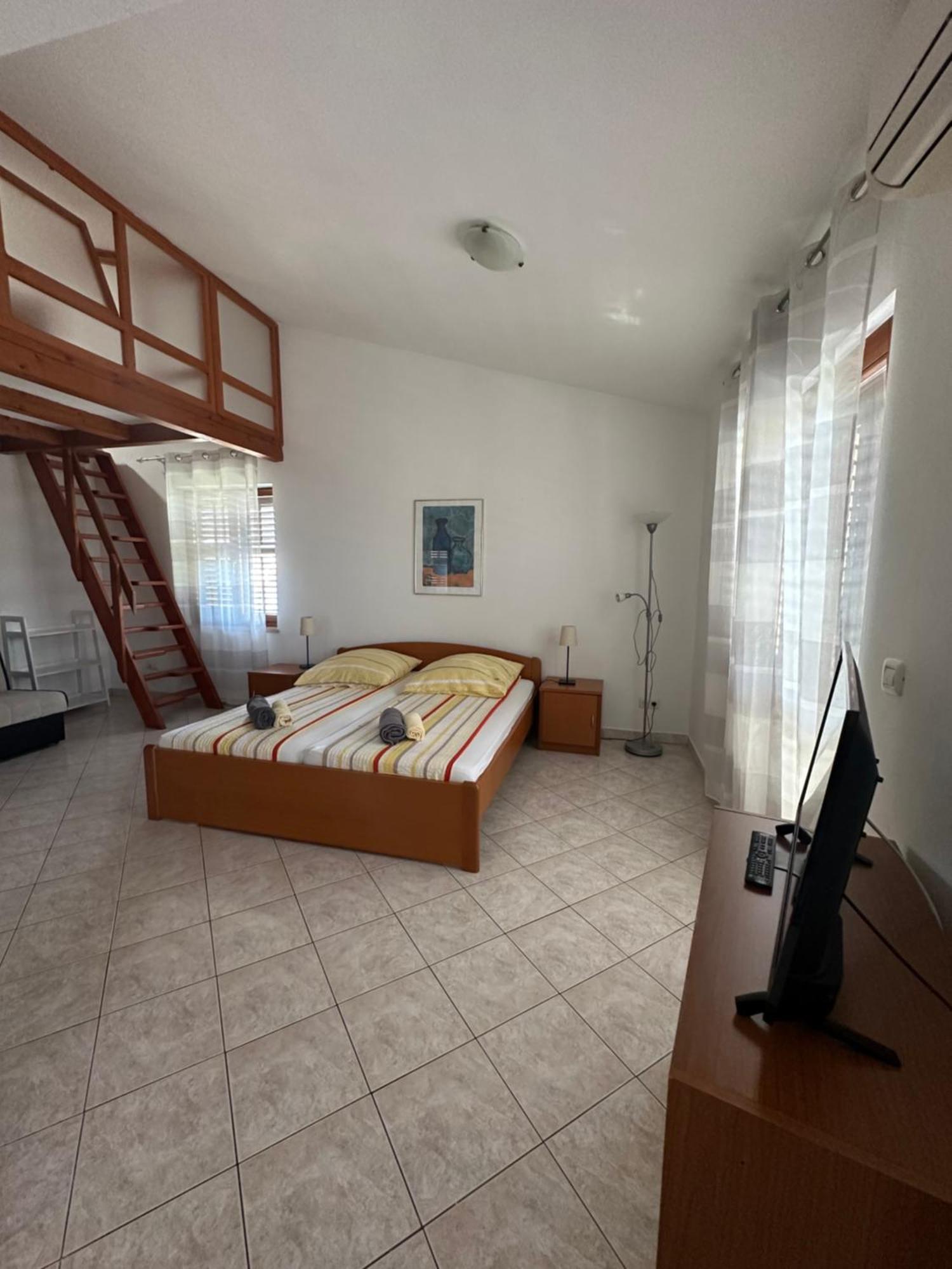 Apartment Mira Pula Exterior photo