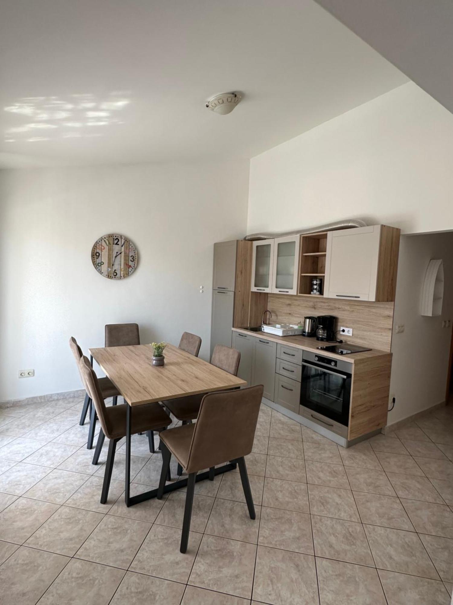 Apartment Mira Pula Exterior photo
