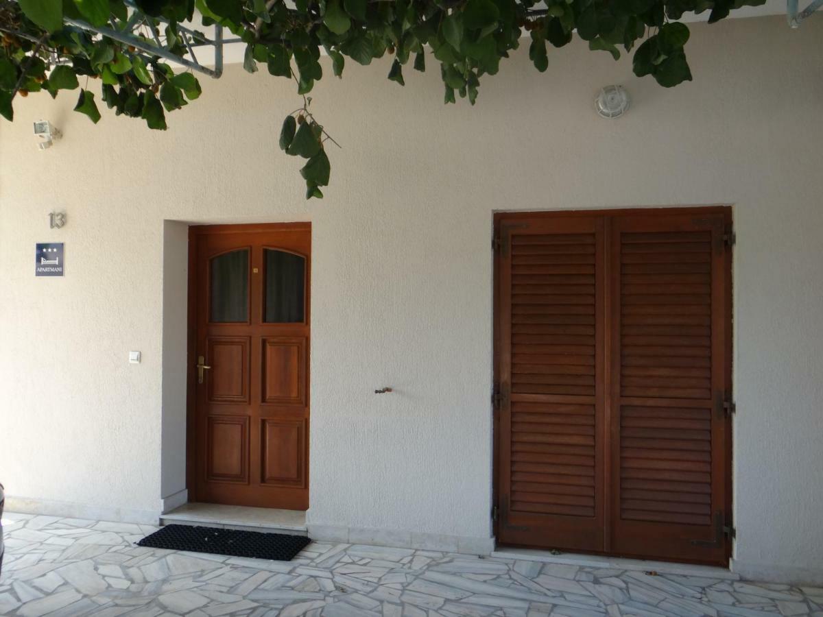 Apartment Mira Pula Exterior photo
