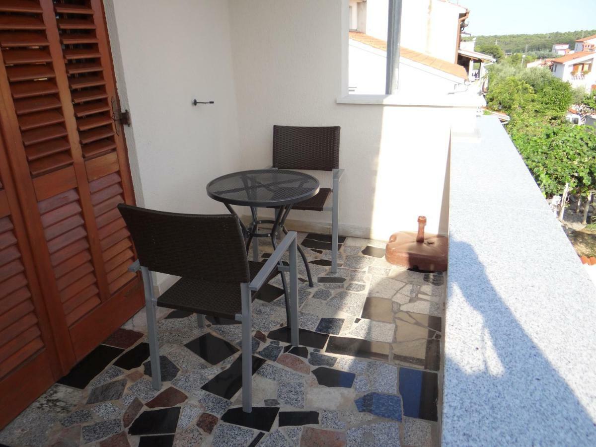 Apartment Mira Pula Exterior photo