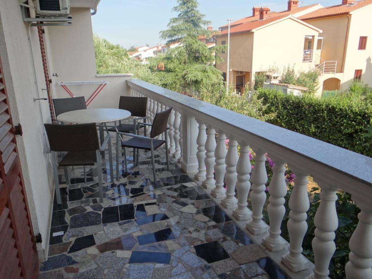 Apartment Mira Pula Exterior photo