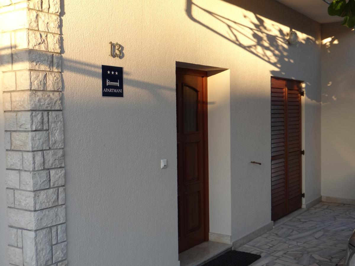 Apartment Mira Pula Exterior photo